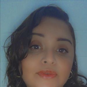 Meet your Posher, Angie